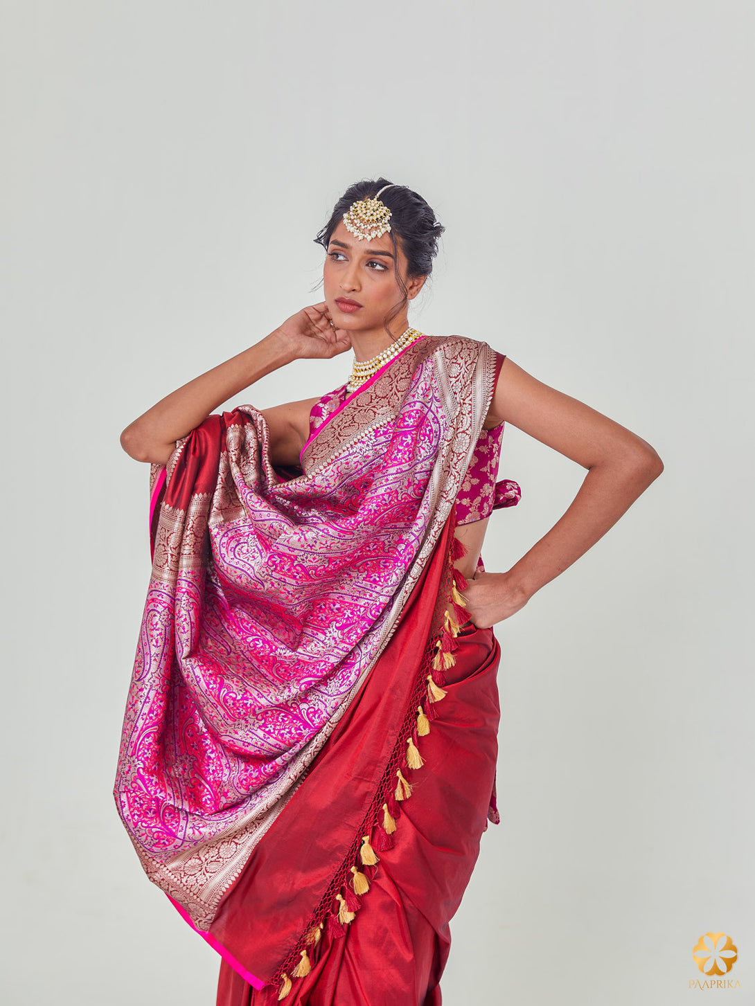 Exquisite Maroon Jamawar Banarasi Saree with Vibrant Pink Palla - Opulence and Elegance.