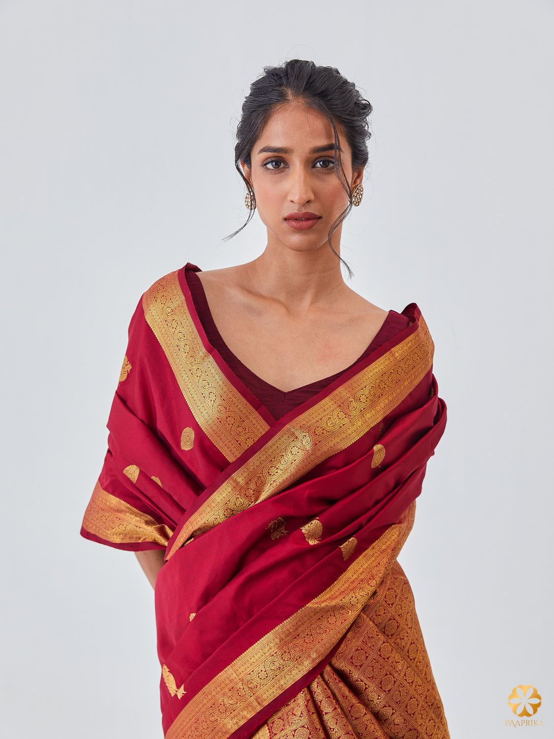 Beautiful Drape of Exquisite Handwoven Kanjivaram Saree - Opulence and Grace.